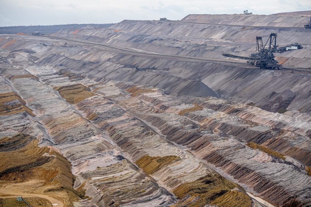 Exploring the Environmental Impact of Lithium Mining on Local Water Sources – Sciworthy