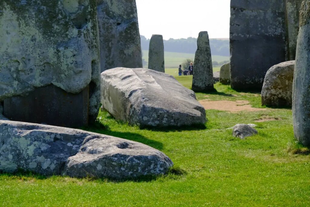 Revealing the Truth: Stonehenge’s Altar Stones Likely Not Transported by Glaciers