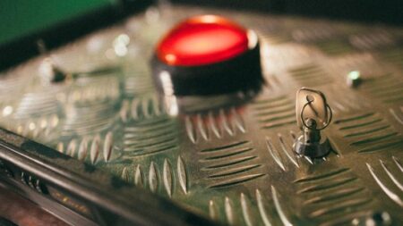 Russian Gamers Unite to Prevent Nuclear War: Join the Fight Online
