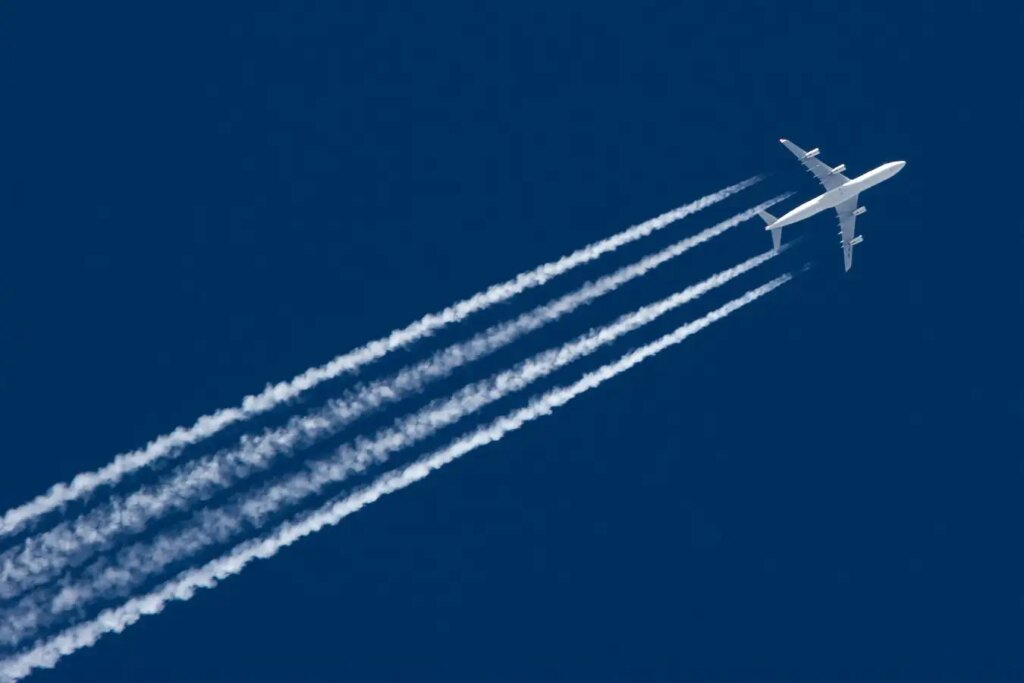 How Geoengineering Might Increase Passenger Exposure to Sulfuric Acid in Flights