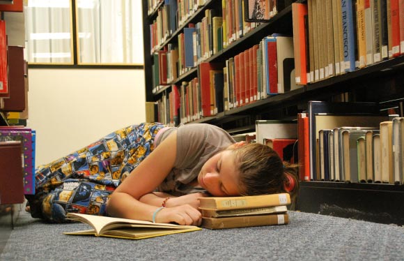 How Just 80 Minutes Less Sleep Each Night Can Contribute to Weight Gain