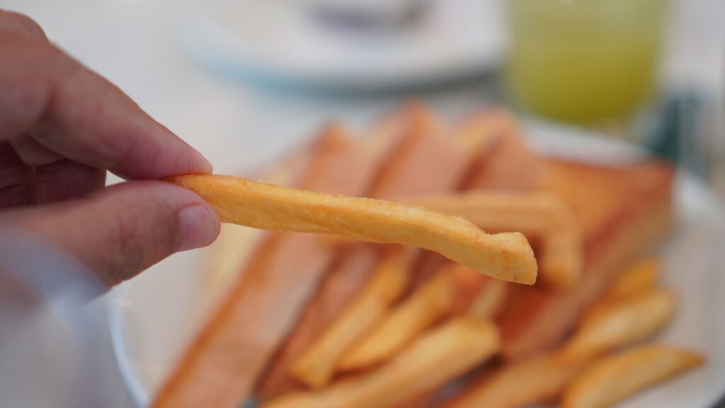 Teenager’s Permanent Blindness Linked to Junk Food Diet: A Diagnostic Dilemma