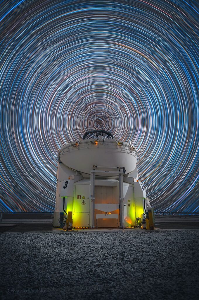 APOD August 28, 2026: Sky Changes Over Paranal Observatory