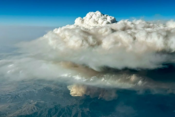 Chasing a Fire Cloud in Utah: A Spectacular Natural Phenomenon