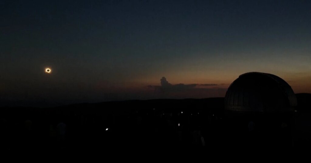 Total Solar Eclipse in Spain: Stunning Time-Lapse Video