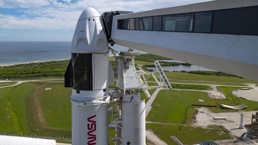 NASA Faces a Dragon Spacecraft Dilemma With No Clear Solution