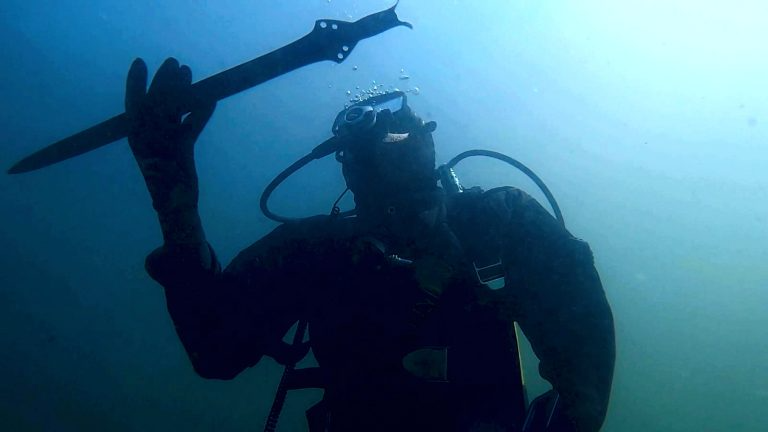3,300-Year-Old Bronze Age Sword Found in Italian Lake Is Still Sharp