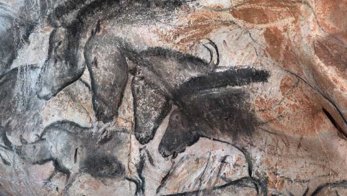 Fluorescent Lights Reveal Hidden Glazes in Ancient Chauvet Cave Art