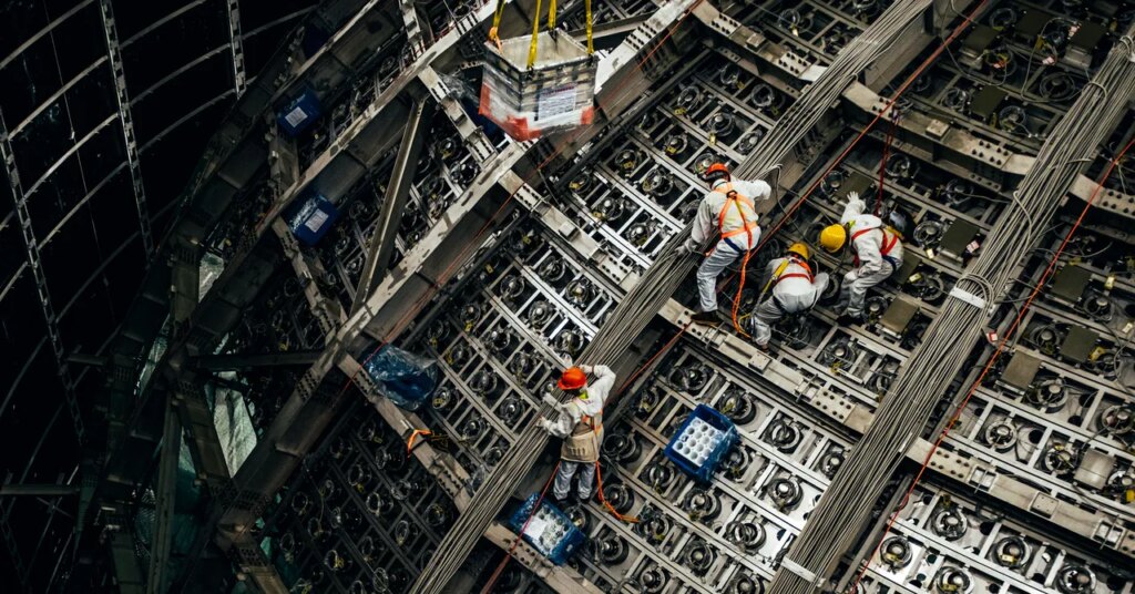 IceCube Neutrino Detector Scientists Explain Nobel Prize-Winning Technology