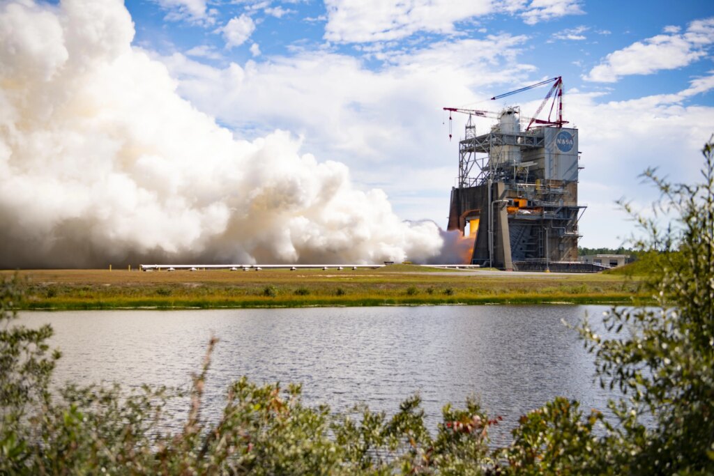 NASA Tests RS-25 Engines for Future Artemis Moon Missions