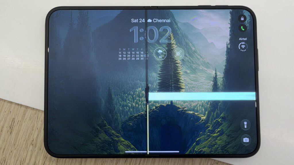 iPhone Duo Screens Are Already Experiencing Display Issues